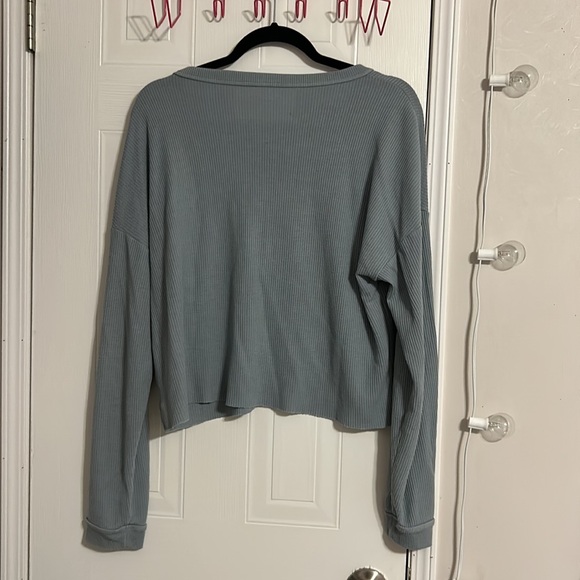 American Eagle Cropped Henley Waffle Shirt - Picture 2 of 4